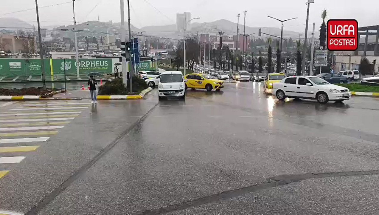 Şanlıurfa'da sağanak yağış hayatı olumsuz etkiliyor