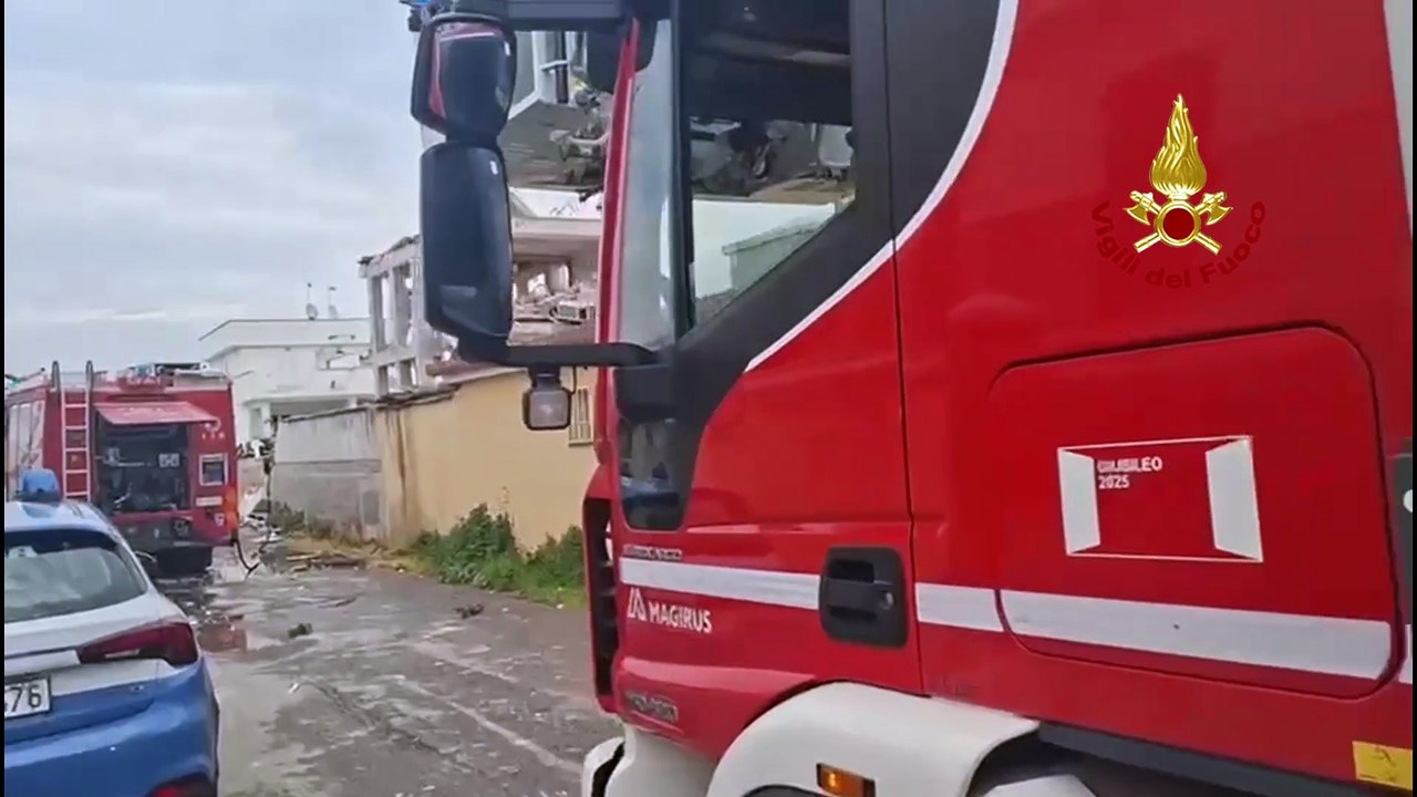 Esplosione e crollo a Roma: palazzina distrutta a Ponte Galeria