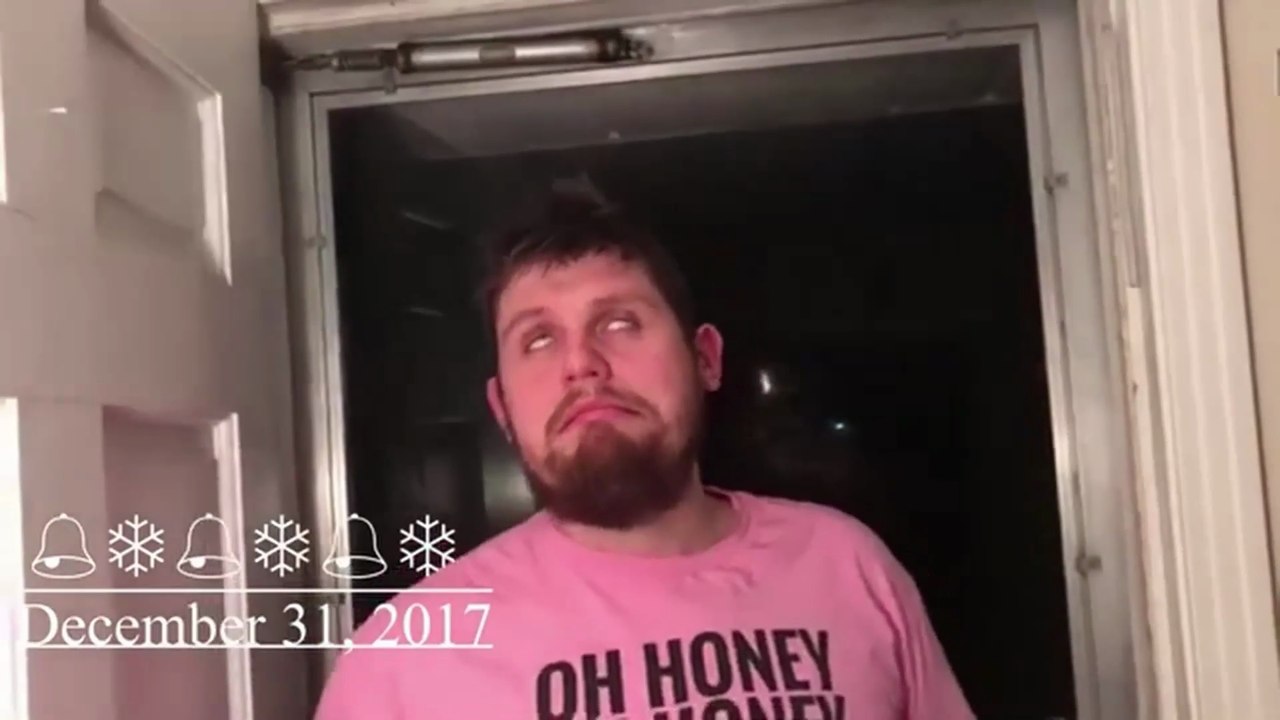 Amberlynn Reid: Vlogmas 2017 Day 24-25: New Year's Eve & One Last Restaurant