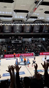 Ooo şşş 1 2 3 - Beşiktaş Gain v Trabzonspor - Türkiye Sigorta Basketbol Süper Ligi 23. Hafta