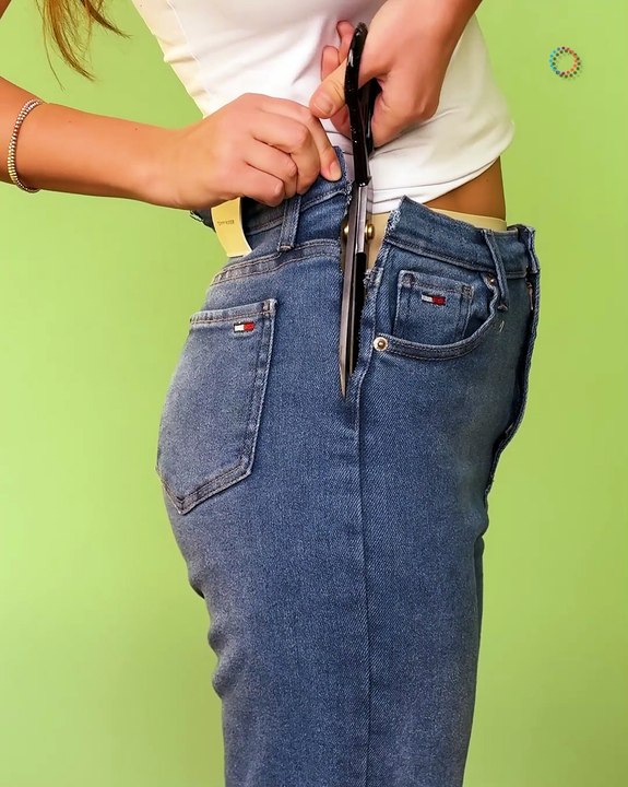 Extraordinary wall storage hack for everyday essentials👖