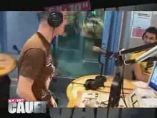 Cauet pète un plomb