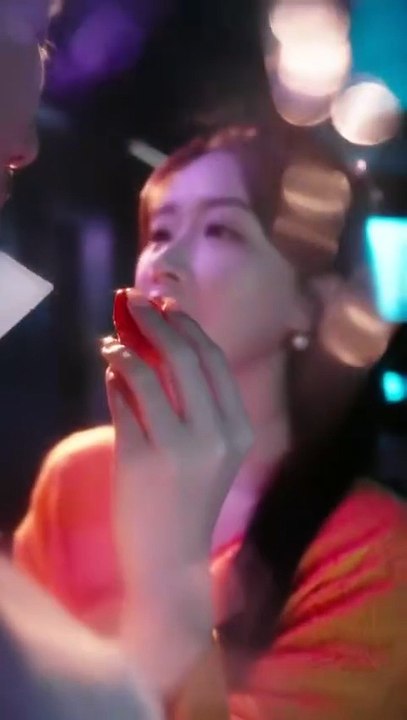 (82) End: 5 years ago, a misunderstanding led them to break up and reunite, on that day she was embarrassed and humiliated, he was angry in public, cleared the scene and protected her into his arms, that night he was gentle and paranoid, and asked all his