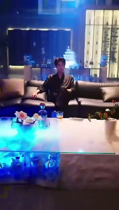 (82) Ending: In order to retaliate, she deliberately approached, deliberately provoked and used ambiguity as a weapon, but he had already seen through her tricks, but chose to remain silent and connived at her, allowing her to calculate step by step, and