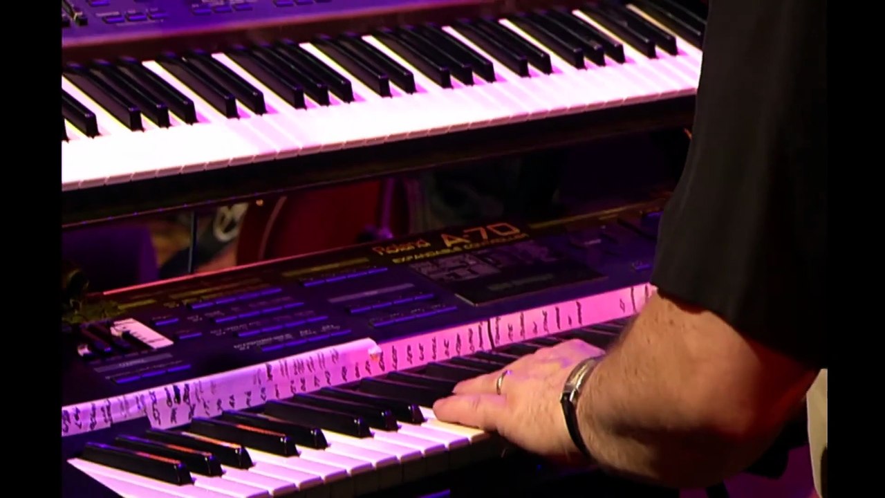 Turn Your Love Around (Live) - George Benson