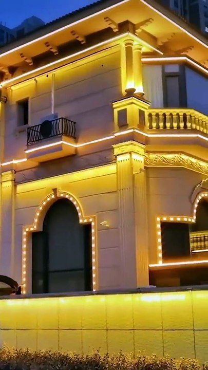 "Brother, if we do this, grandpa won't be angry, right?" She went to bed with her half-brother