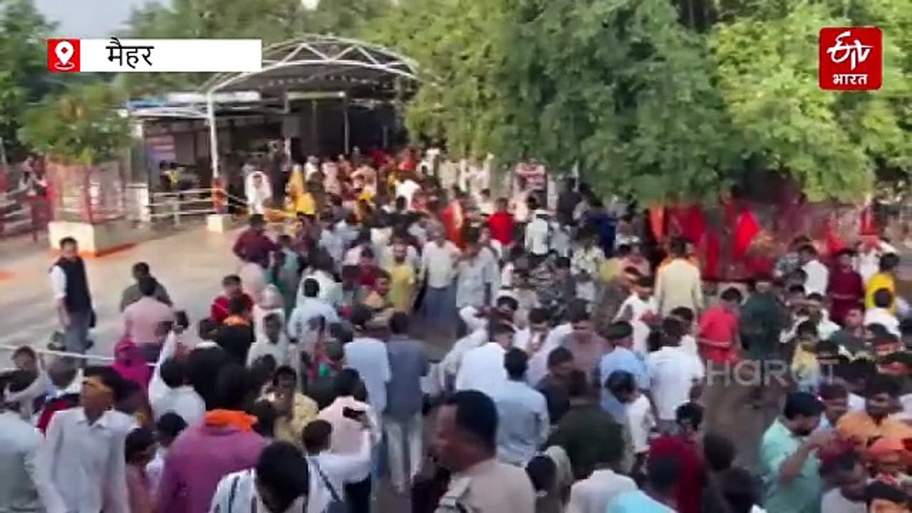सीढ़ियों से रोपवे तक श्रद्धालु ही श्रद्धालु, चै...