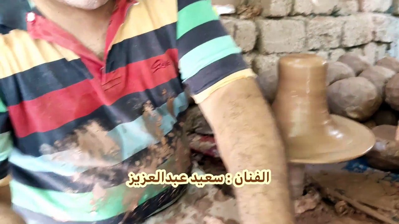 هذا الرجل من عالم اخر مبدع فى فن تشكيل الفخار لايفوتك !!!! great tiling skills