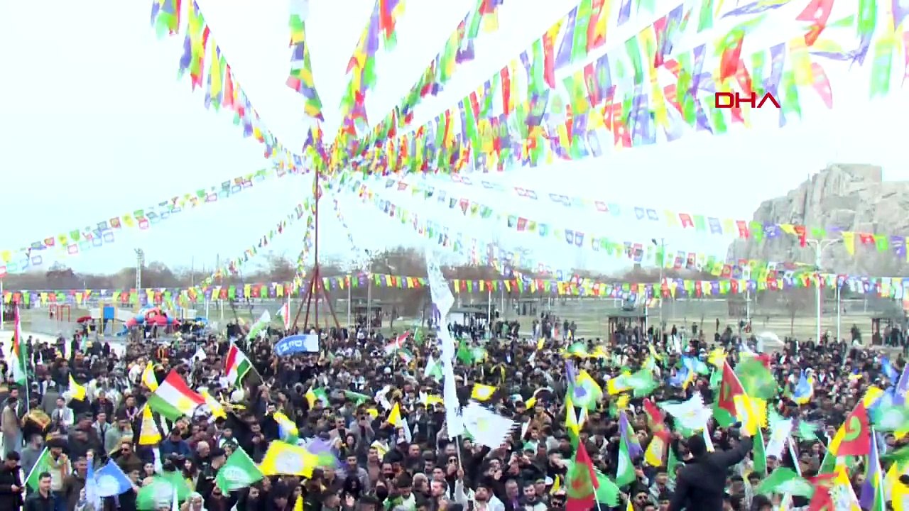 Tuncer Bakırhan Van nevruzu kutlamalarına katıldı