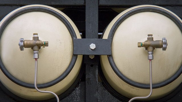 कतर से कार तक: LNG से CNG कैसे बनती है? जानिए क्या है इसका पूरा प्रोसेस