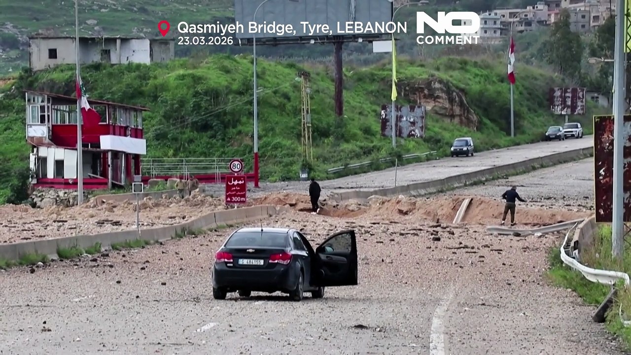 لحظة غارة إسرائيلية تستهدف جسرا حيويا في جنوب لبنان