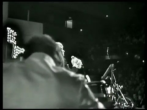 1968 – Johnny Hallyday – Jeune Homme (Télé Dimanche, 1ère Chaîne, 29 Septembre)
