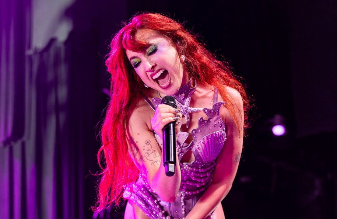 Jorginho's wife shares her view on Chappell Roan security row