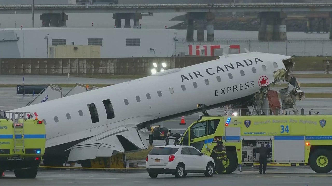 Así quedó el avión de Air Canadá tras el accidente en el aeropuerto de Nueva York