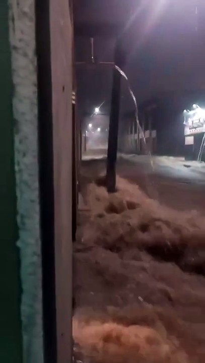 Falha urbana: alagamentos tomam conta de bairro de Juazeiro do Norte após chuvas