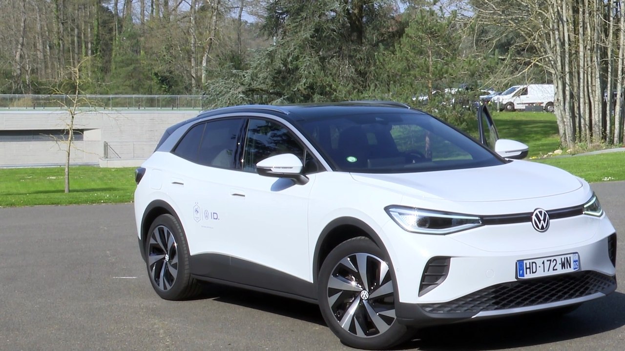 Lucas Hernandez bloqué dans la voiture !