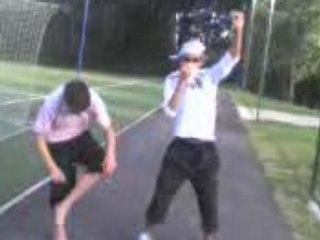 Les bléduss en mode tecktonik