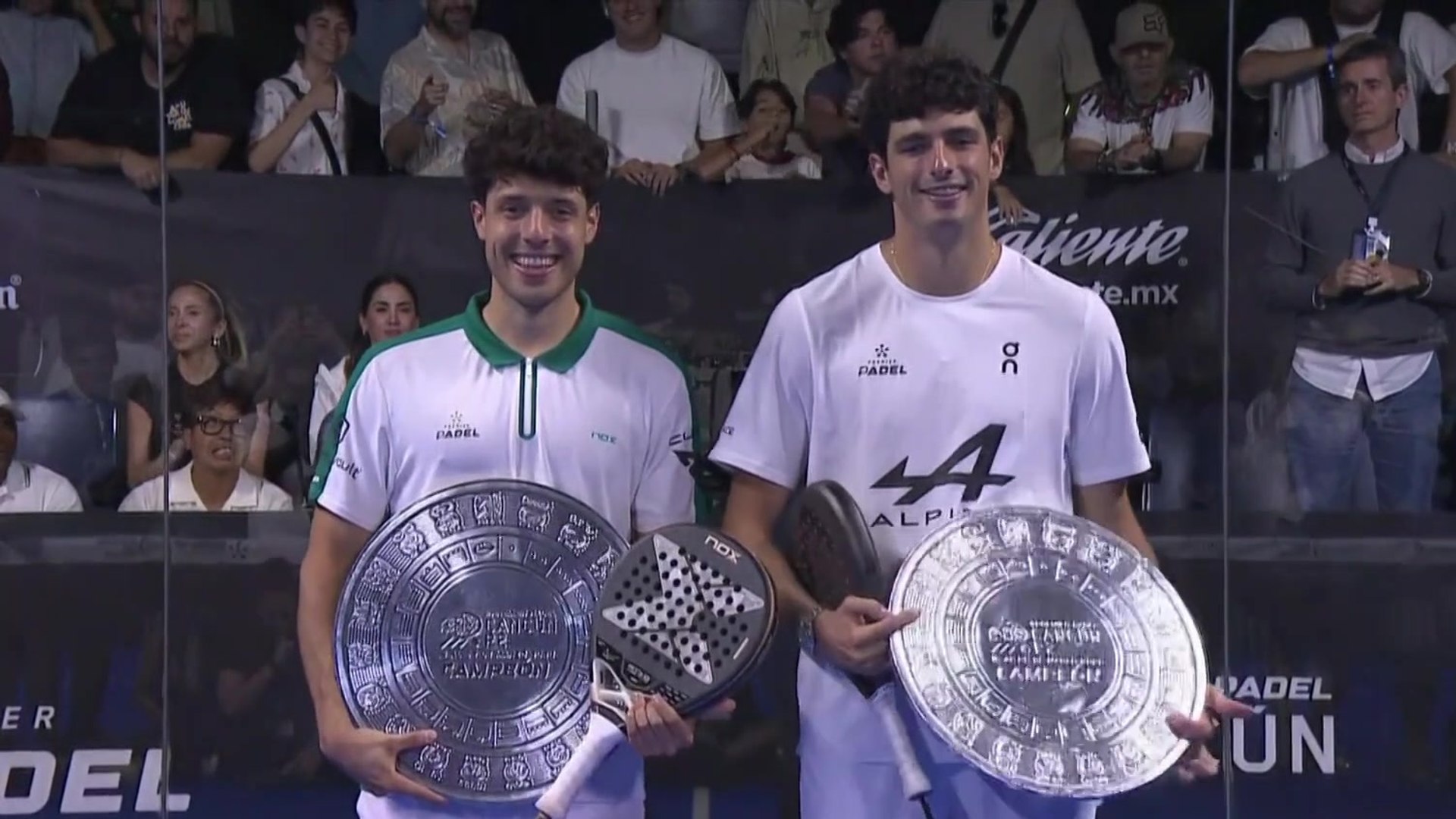 الثنائي تابيا وكويو يتوج بلقب بطولة كانكون بريميير بادل