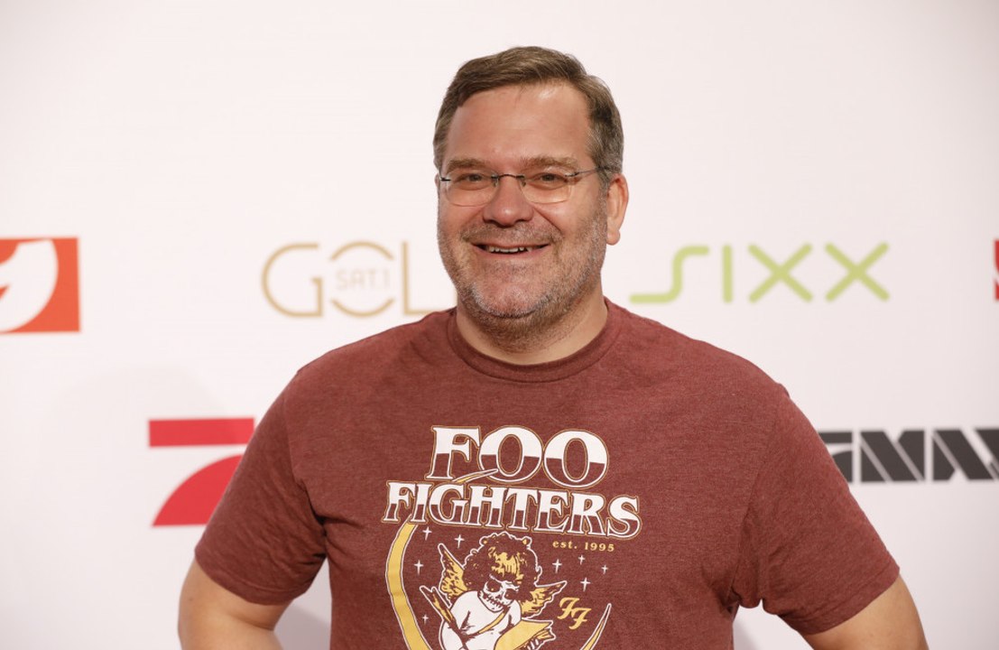 Elton im Fan-Modus: Hollywood-Star bringt Moderator völlig durcheinander