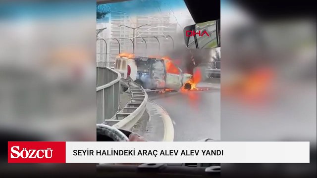 Esenyurt TEM Otoyolu'nda seyir halindeki hafif ticari araç alev alev yandı