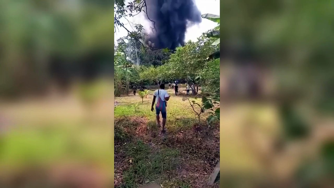 Avião cai na Colômbia com 125 passageiros