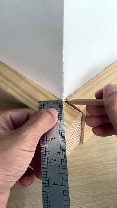 Simple and precise wood jointing tip at an angle.