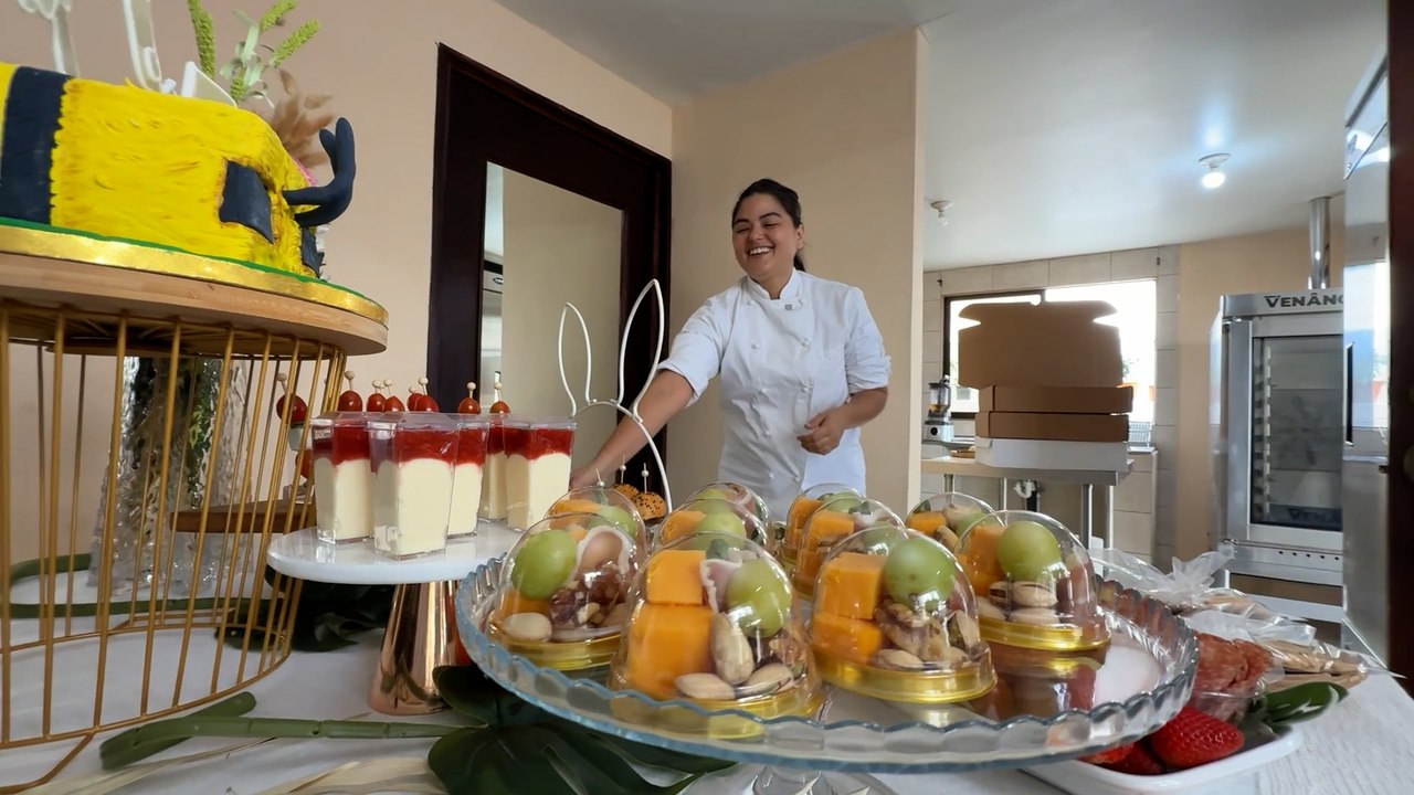 mqn-de-ver-programas-de-cocina-a-crear-piezas-unicas-esta-emprendedora-hizo-del-azar-su-estilo-230326