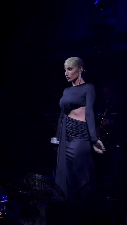 İrem Derici Oryantal dansı