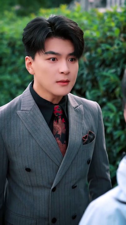 He Married Me Off to a Fool, But My New Husband is a Secret Billionaire!