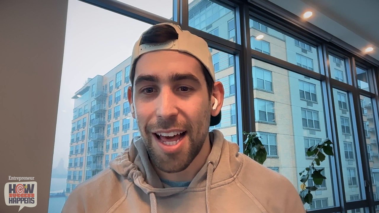 How Morning Brew’s Co-Founder Mastered the Art of Scaling Up by Asking for Help