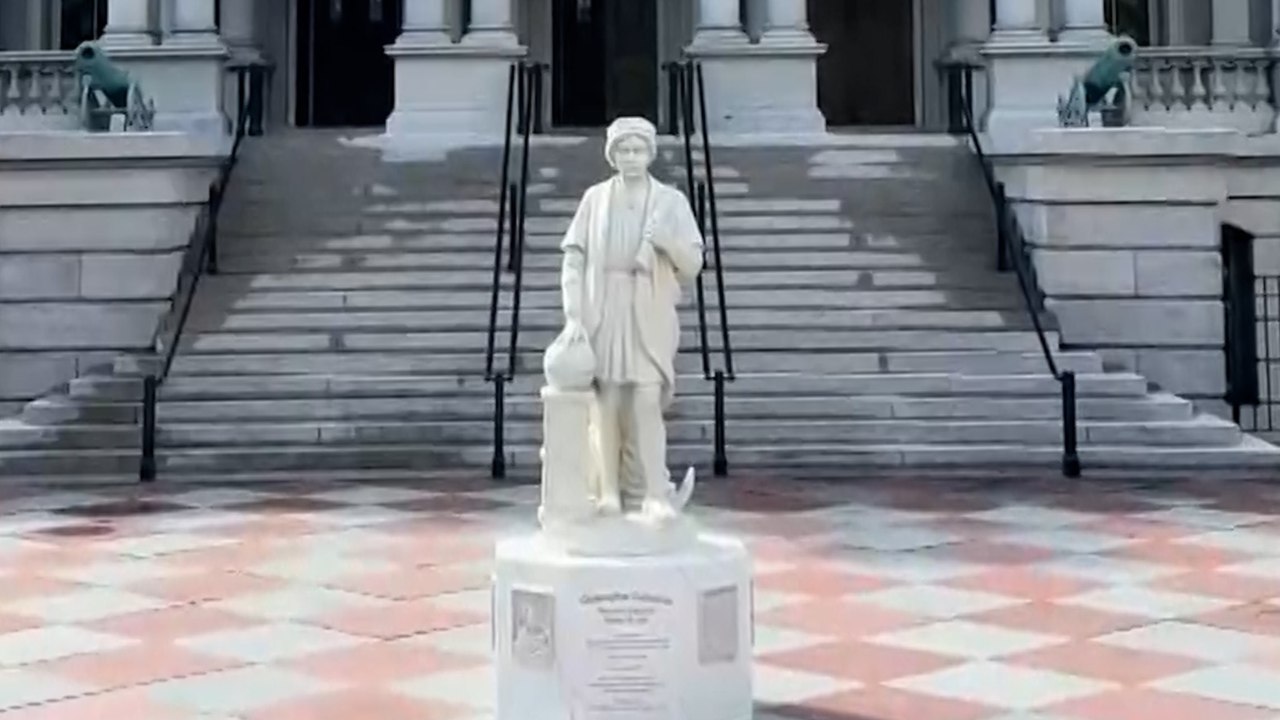 Trump instala una nueva estatua de Colón en la Casa Blanca