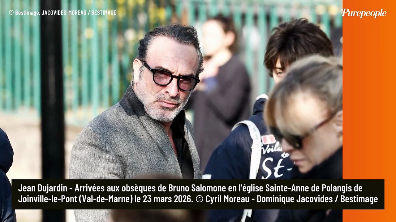 Valérie Bonneton perd pied devant l'église pour le dernier voyage de Bruno Salomone, Isabelle Gélinas et Guillaume de Tonquédec pas loin