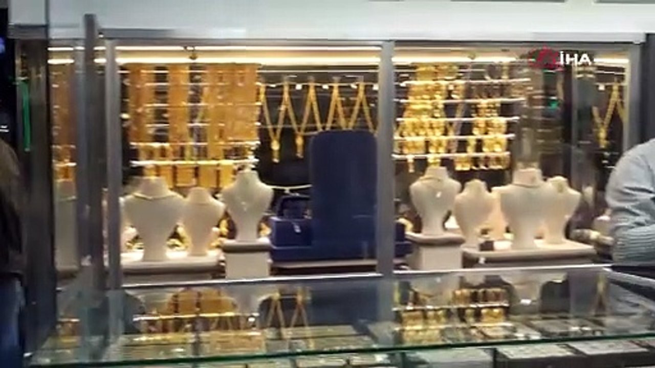 Bursa’da altın hücumu! Kuyumcuda dikkat çeken yazı