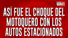 Así fue el impresionante choque del motoquero con los autos estacionados