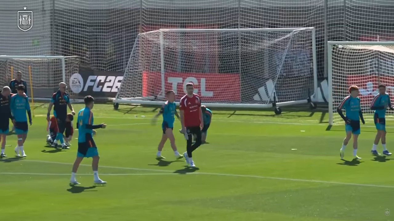 Entrenamiento completo de la Selección Española previo al amistoso España vs Serbia