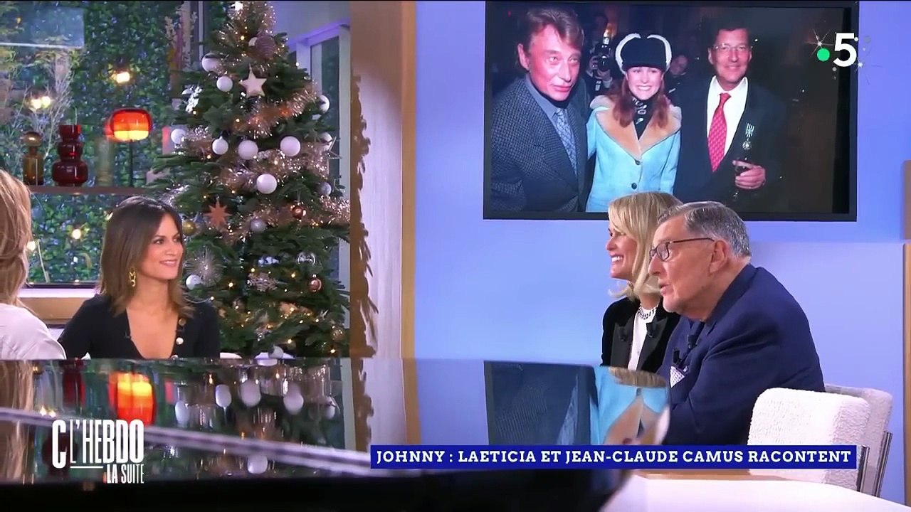 2023 – Johnny Hallyday – Johnny : Laeticia Hallyday & Jean-Claude Camus racontent (C l'Hebdo – France 5, 16 Décembre)