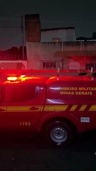 Chuva causa alagamentos, quedas de árvores e resgates em Montes Claros