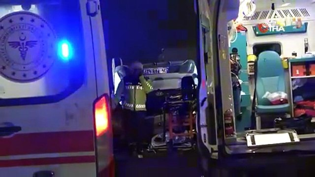 Kuzey Marmara Otoyolu gişelerinde korkunç kaza! Beton bariyere çarpan araç takla attı