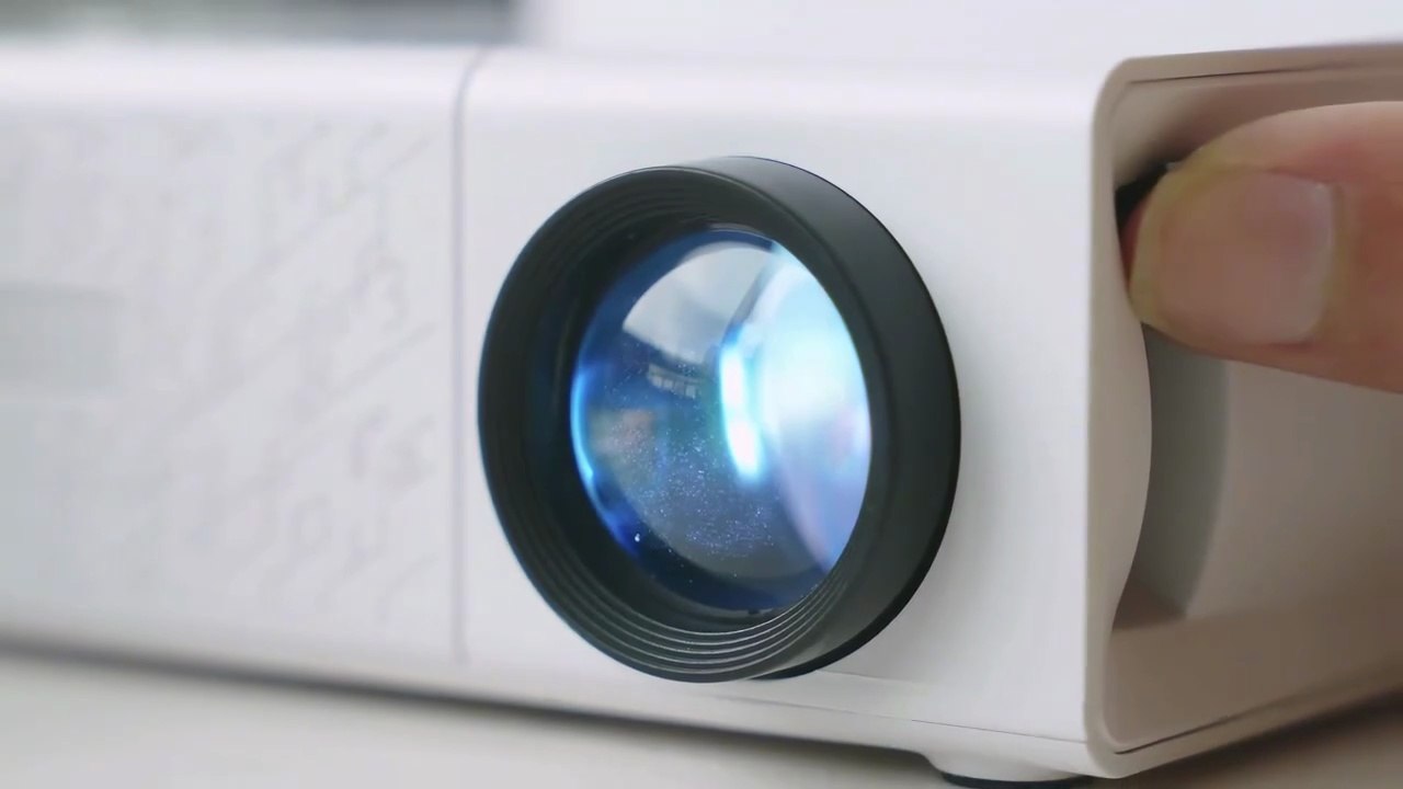 Mini HD Projector 📽️ | Phone Compatible | Fast Focus Portable