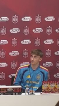 El enganchón de Huijsen con Antón Meana por esta pregunta sobre su convocatoria con España