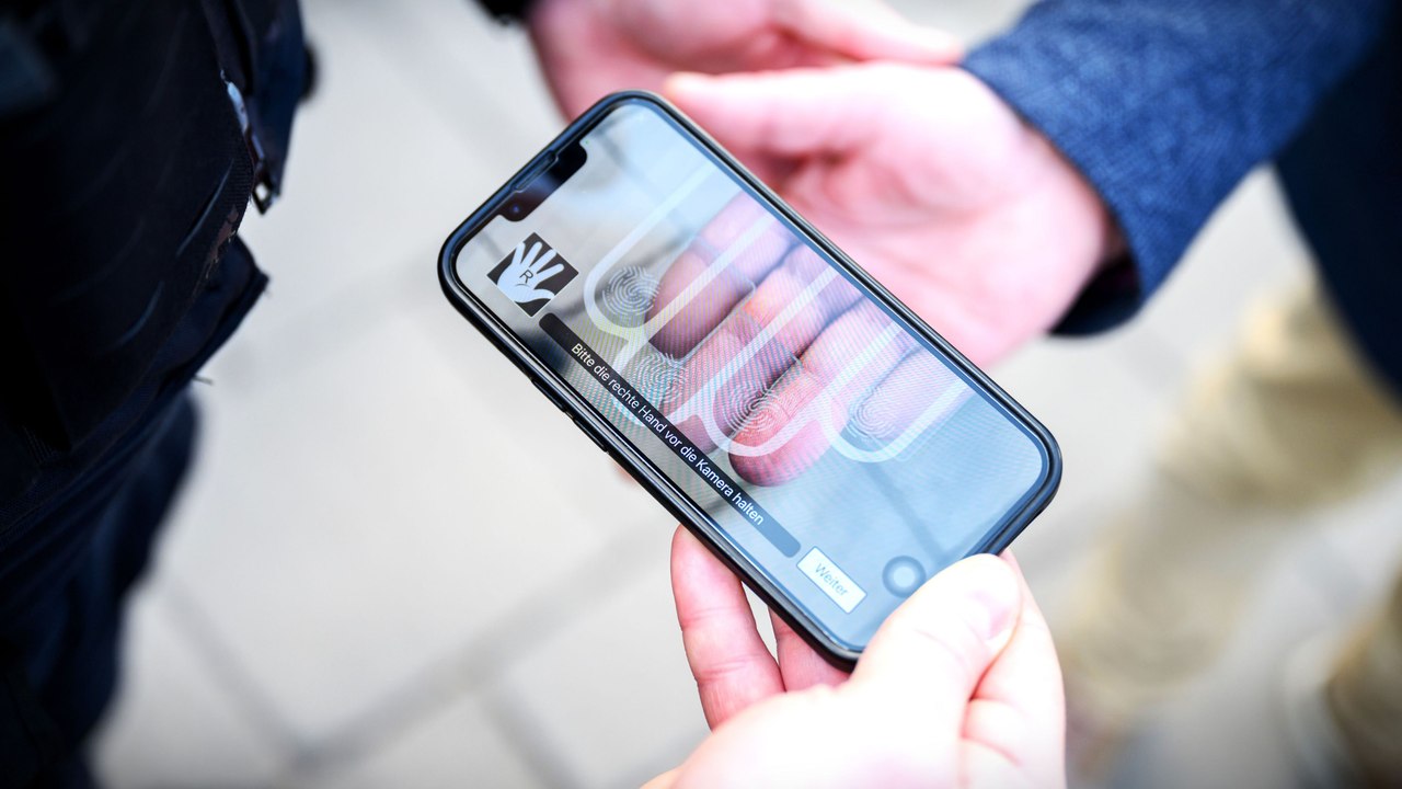 Polizei kann Fingerabdrücke bald per Diensthandy scannen