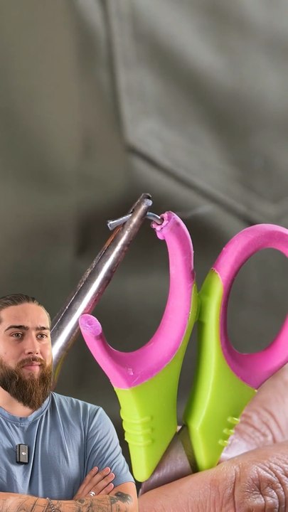 Raps about Clever scissors repair hack ✂️