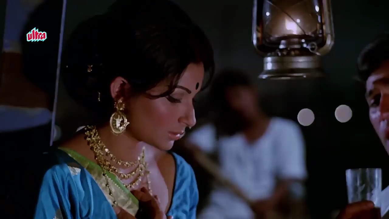 Chingari Koi Bhadke Singer starring Rajesh Khanna and Sharmila Tagore: Kishore Kumar Music: R. D. Burman Lyricist: Anand Bakshi Film: Amar Prem