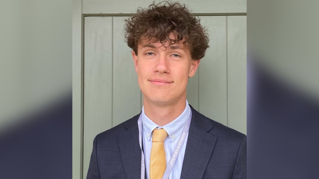 18-year-old dies following Woodhouse Lane traffic collision