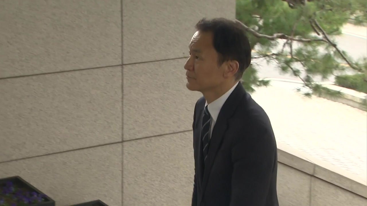 외교부, 주한일본대사관 공사 초치...역사교과서 항의 / YTN