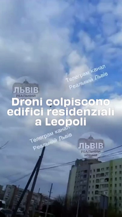 Droni colpiscono edifici residenziali a Leopoli