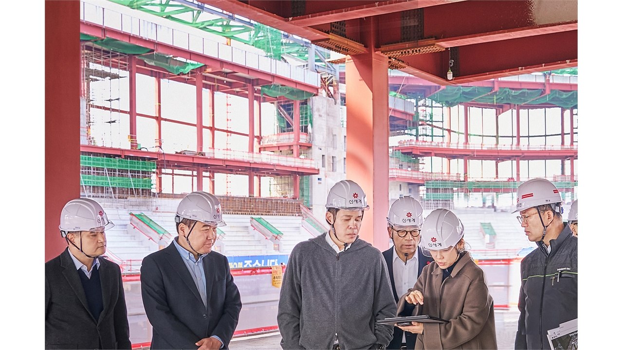 [기업] 정용진, 청라 스타필드 현장 점검..."안전 최우선 관리" / YTN