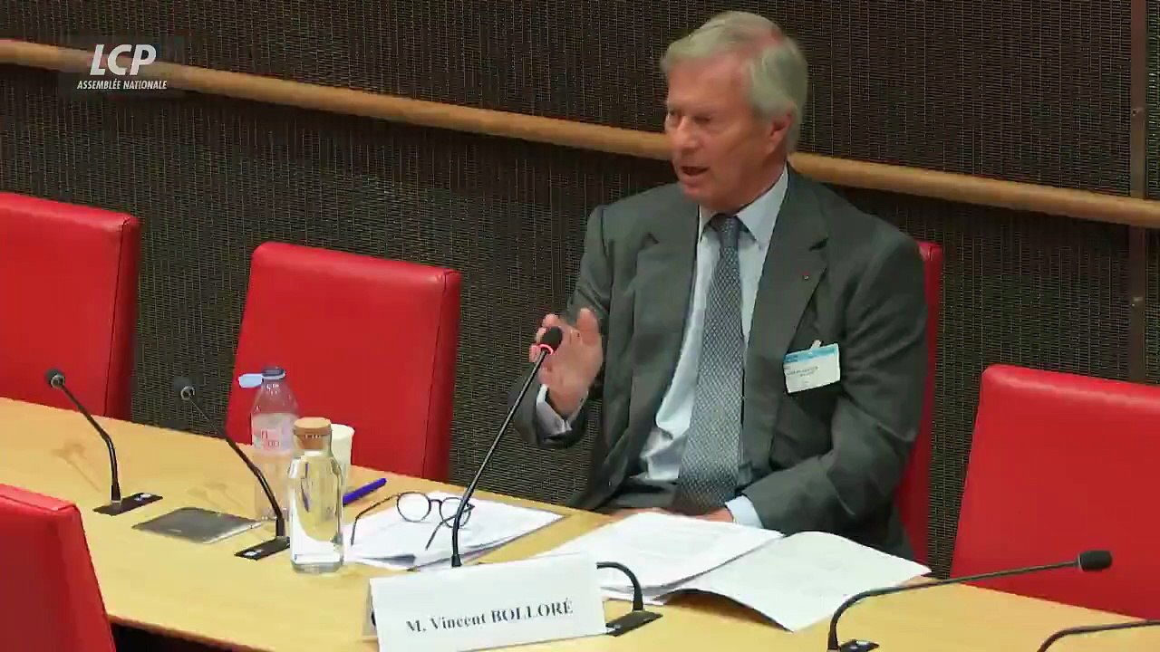 Vincent Bolloré  "Daniel Křetínský est charmant. Il parle avec un accent allemand un français parfait, donne 15 ou 20 millions par ans pour renflouer Libération [...], il est extrêmement bien vu. Il y a des gens qui sont bien vus"