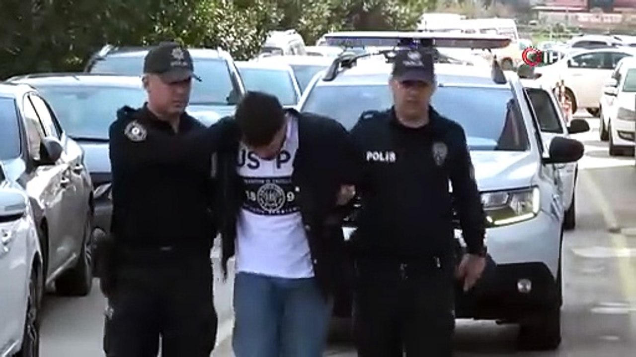 Ayağıyla araba sürdü: Ev hapsi ve her türlü motorlu araç kullanmama cezası aldı