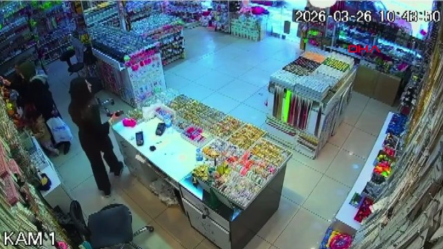 Elazığ’da yaşanan 4.3 büyüklüğündeki deprem kameraya böyle yansıdı
